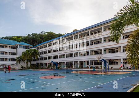 Miri, Sarawak, Malaysia: Akademisches Gebäude 'Tan Sri dato Paduka Chai Yu Lan' an der Sekolah Menegah Bantuan CHUNG HUA (chinesische Nationalschule) Stockfoto