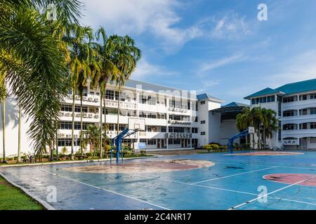 Miri, Sarawak, Malaysia: Akademisches Gebäude 'Tan Sri dato Paduka Chai Yu Lan' an der Sekolah Menegah Bantuan CHUNG HUA (chinesische Nationalschule) Stockfoto