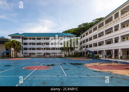 Miri, Sarawak, Malaysia: Akademisches Gebäude 'Tan Sri dato Paduka Chai Yu Lan' an der Sekolah Menegah Bantuan CHUNG HUA (chinesische Nationalschule) Stockfoto