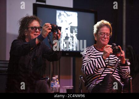 Lou Reed mit Rock Rock an der Scala, King's Cross Förderung Mick Rock Buch Transformer, die alte Fotos von Lou Reed hat Stockfoto