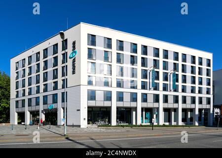 Motel One in Rostock, Deutschland. Motel One ist eine deutsche Low-Budget-Hotelkette. Stockfoto