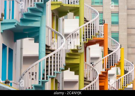 Singapur im Bugis Village Wendeltreppen. Stockfoto