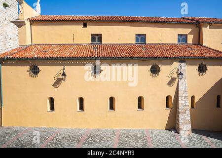 Cathédrale Notre-Dame de l'Immaculée Conception / Kathedrale von Antibes, Antibes, Côte d'Azur, Frankreich. Stockfoto