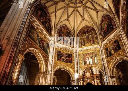 Almería, Andalusien, Spanien, Europa.. Catedral de Santa María de la Encarnación (Kathedrale der Heiligen Maria der Menschwerdung). JXVI Jahrhundert - Spanische Renaissance. Die Hauptkapelle (Capilla Mayor) im Inneren der Kathedrale von Almeria. Stockfoto