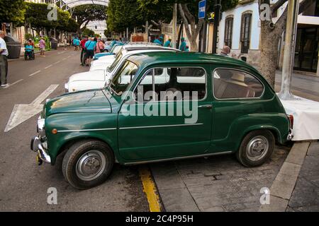 Almería, Andalusien, Spanien, Europa.. Feria de Almería 2018. Ausstellung von Oldtimern Seat 600. Stockfoto