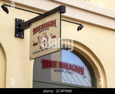 Ingolstdat - Deutschland : Interieur der True Religion Brand Jeans. True Religion Brand Jeans ist ein amerikanisches Bekleidungsunternehmen. Mit Sitz in Vernon, Kalifornien. Stockfoto