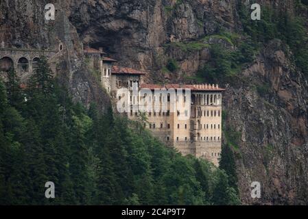 Gesamtansicht des Sumela Klosters in Trabzon, Türkei. Stockfoto
