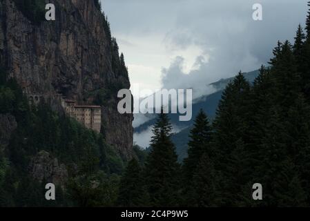 Gesamtansicht des Sumela Klosters in Trabzon, Türkei. Stockfoto