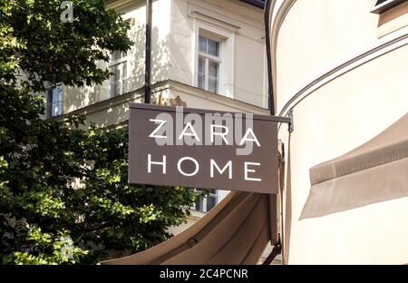 München, DEUTSCHLAND : ZARA HOME Store in München, Deutschland.Zara Home ist ein Unternehmen der spanischen Inditex-Gruppe, das sich der Herstellung von h Stockfoto