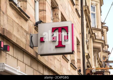 Furth, DEUTSCHLAND : Emblem T-Mobile. Die T-Mobile International AG ist eine Holdinggesellschaft für die verschiedenen Mobilfunkgesellschaften der Deutschen Telekom AG. Stockfoto