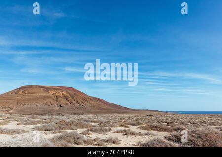 La Graciosa/der höchste Punkt der Insel ist ein Teil von Montana Pedro Barba (der Gipfel ist Agujas Grandes mit 266 m), Kanarische Inseln, Spanien Stockfoto