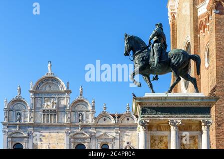 Statue von Bartolomeo Colleoni aus dem 15. Jahrhundert, Venedig, Italien. Renaissance-Denkmal auf dem Campo Santi Giovanni im Zentrum von Venedig. Der alte Platz von Venedig in Stockfoto