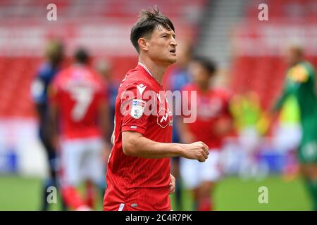 NOTTINGHAM, ENGLAND. 28. JUNI - Joe Lolley (23) aus Nottingham Forest während des Sky Bet Championship-Spiels zwischen Nottingham Forest und Huddersfield Town am City Ground, Nottingham am Sonntag, 28. Juni 2020. (Kredit: Jon Hobley - MI News) Kredit: MI Nachrichten & Sport /Alamy Live Nachrichten Stockfoto