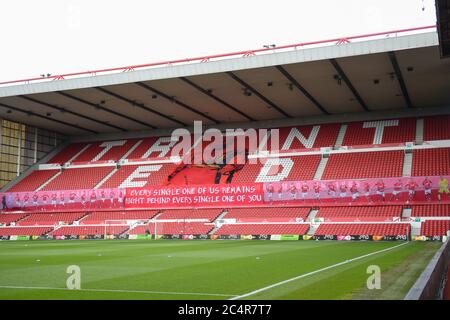 NOTTINGHAM, ENGLAND. 28. JUNI - Trent Ende während des Sky Bet Championship Spiels zwischen Nottingham Forest und Huddersfield Town auf dem City Ground, Nottingham am Sonntag, 28. Juni 2020. (Kredit: Jon Hobley - MI News) Kredit: MI Nachrichten & Sport /Alamy Live Nachrichten Stockfoto