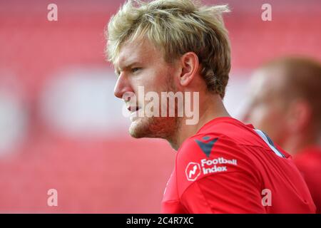 NOTTINGHAM, ENGLAND. 28. JUNI - Joe Worrall (4) aus Nottingham Forest während des Sky Bet Championship-Spiels zwischen Nottingham Forest und Huddersfield Town am City Ground, Nottingham am Sonntag, 28. Juni 2020. (Kredit: Jon Hobley - MI News) Kredit: MI Nachrichten & Sport /Alamy Live Nachrichten Stockfoto