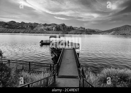 Sagauro See im Tonto National Forest in der Nähe von Phoenix, Arizona Stockfoto