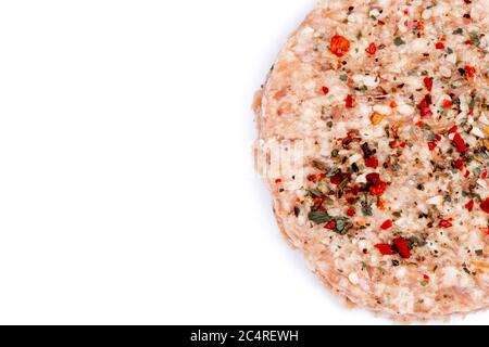 Roh frisch großen Rindfleisch Burger isoliert auf weißem Hintergrund Stockfoto