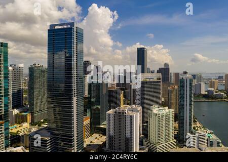 Luftdrohne Foto Wolkenkratzer in der Stadt Miami Brickell Stockfoto