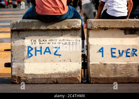 Auf der Plazische Schutzschild am Black Lives Matter Plaza steht "BHAZ 4 Ever", was sich auf die Autonome Zone des Schwarzen Hauses, Washington, DC, USA bezieht Stockfoto