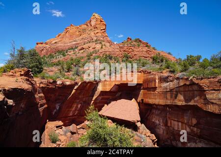 Das Devils Kitchen Sinkhole ist das aktivste der sieben Sinkholes, die Sedona, Arizona umgeben. Stockfoto