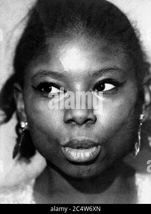 Archiv 90er Jahre: Französische Eiskunstläuferin Surya Bonaly hält Pressekonferenz, Lyon, Frankreich Stockfoto