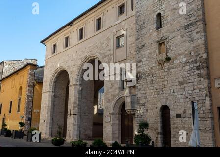 narni,italien juni 29 2020 :Institution laufen auf den Ring von narni in Quadrat von priori Stockfoto