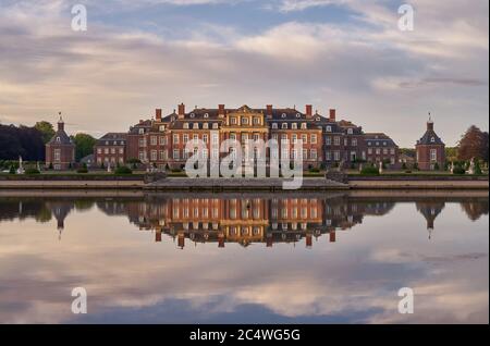 Schloss Nordkirchen, das westfälische Versailles, das größte Barockschloss Westfalens. Nordkirchen, Nordrhein-Westfalen, Deutschland. 06-29-2020 Stockfoto