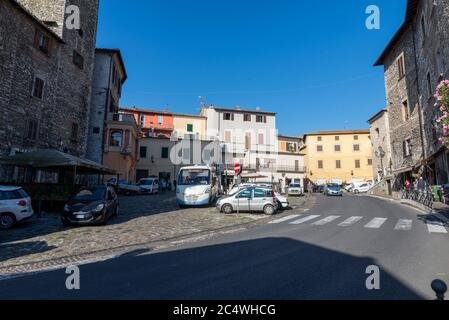 narni,italien juni 29 2020 :Garibaldi Platz in Narni Stadt an einem sonnigen Tag Stockfoto