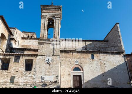 narni,italien juni 29 2020 :Kathedrale von san givenale der Stadt narni in Platz garibaldi Stockfoto