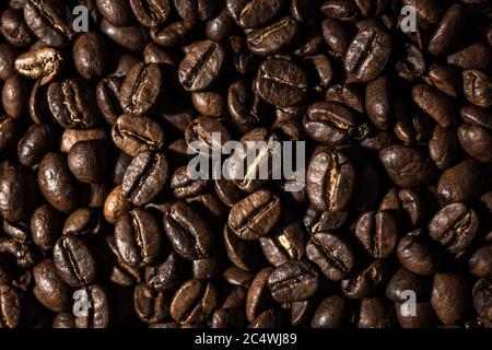 Makrobild von Kaffeebohnen, geringe Schärfentiefe, selektiver Fokus Stockfoto