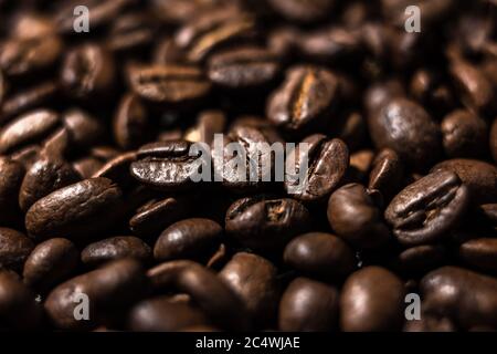 Makrobild von Kaffeebohnen, geringe Schärfentiefe, selektiver Fokus Stockfoto