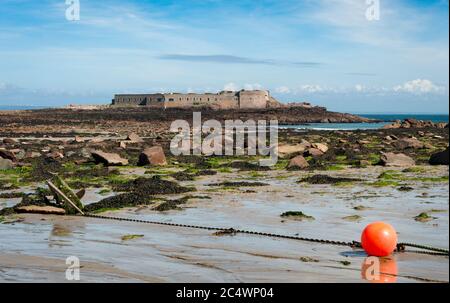 Fort Ile de Raz auf Alderney, drittgrößte der Kanalinseln Stockfoto