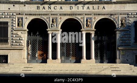 Die Bank of Italy ist in der Region tätig und unterhält Niederlassungen in den regionalen Hauptstädten und in einigen Provinzhauptstädten. Das Liberty-Hauptquartier in Ber Stockfoto