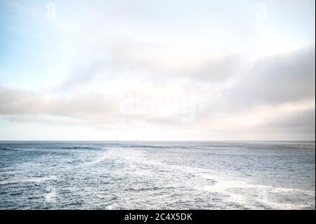 Die zerklüftete Küste von Porth Nanven, Cornwall, Großbritannien Stockfoto