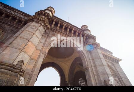 Die legendäre Architektur des Gateway of India in Mumbai. Stockfoto