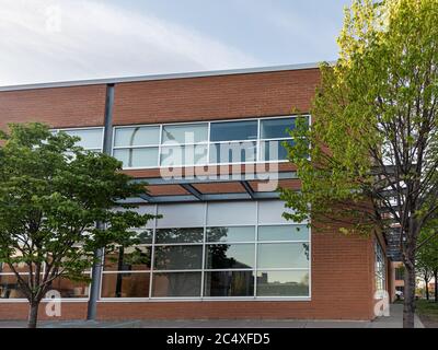 Die aussenfassade eines generischen Small Business Stockfoto