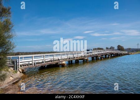 Holzbrücke Lake Wallaga South Coast NSW Australien Stockfoto