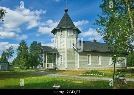 Kirche von Peter und Paul., Kalevala, Verwaltungszentrum des Kalevalsky Bezirk in der Republik Karelien, Russland. Stockfoto