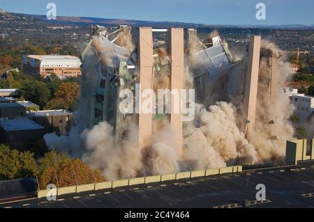 Gebäude Abriss durch Implosion Stockfoto