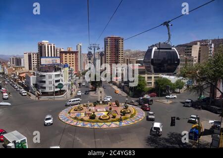 La Paz, Bolivien - 30. september 2018: Panoramablick von der Seilbahn von La Paz, in Bolivien Stockfoto