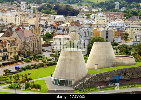 Panoramablick auf die Küstenstadt Ilfracombe an der Küste von North Devon, England Stockfoto