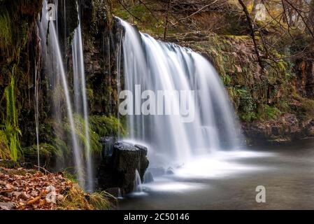 Sgwd Ddwli Uchaf Wasserfall auf dem Elidir Trail im Brecon Nationalpark Wales UK Stockfoto