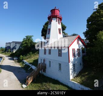 Der Historische Leuchtturm In Kincardine Harbour Ontario Kanada Am Lake Huron, Einem Der Großen Seen Stockfoto