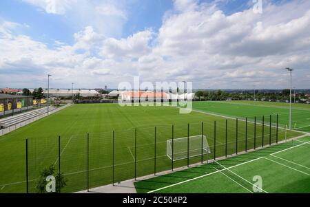 Dresden, Deutschland. Juni 2020. Blick auf das Trainingsgelände im Rahmen der Eröffnung des neuen Dynamo Dresden Trainingszentrums "Aok Plus Walter Fritz Academy". Quelle: Robert Michael/dpa-Zentralbild/dpa/Alamy Live News Stockfoto