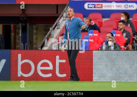 London, Großbritannien. Juni 2020. Northampton Town Manager Keith Curle während des Sky Bet League 2 PLAY-OFF Final Match zwischen Exeter City und Northampton Town im Wembley Stadium, London, England am 29. Juni 2020. Foto von Andy Rowland. Kredit: Prime Media Images/Alamy Live Nachrichten Stockfoto