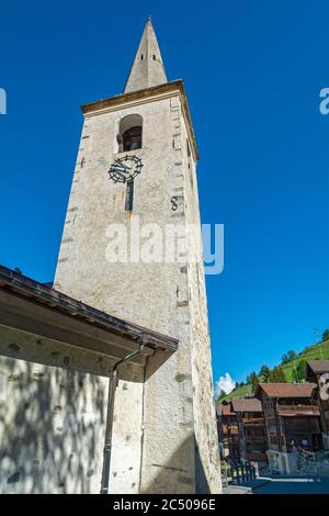 Schweiz, Kanton Wallis, Val d'Herens, St. Martin, Kirchturm Stockfoto