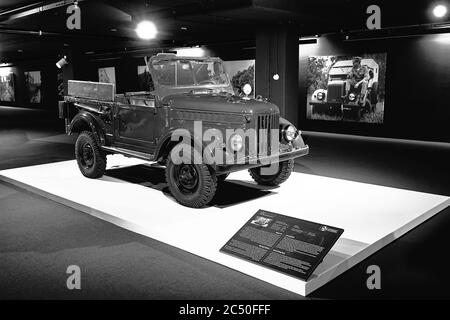 GAZ-69 Army Truck. Geländewagen 1970 Fahrzeug. Hergestellt in der UdSSR. Retro-Auto auf Ausstellung. Ausstellung für Oldtimer - Heydar Aliyev Centre, Baku, Azerb Stockfoto