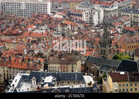 Grenoble Stadtpanorama von La Bastille Hill in Frankreich. Stockfoto