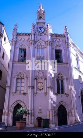 Palazzo della Camera di Commercio, kirchlicher Stadtbau mit Uhr und Glockenturm, Agrigento, Sizilien, Italien Stockfoto