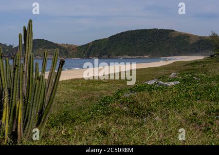 Wundervoller jungfräulicher Strand. Stockfoto